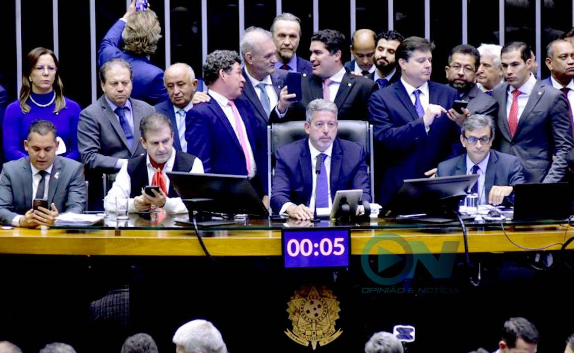 Reforma Tributária: fogo no parquinho bolsonarista e reconhecimento à articulação de Rafael Fonteles